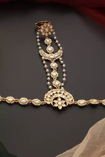 Gold tone polki hath phool