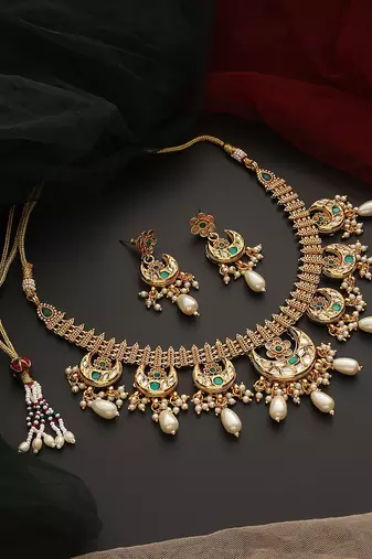 Green gold tone kundan necklace set