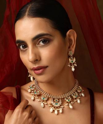 Green gold tone kundan necklace set 4