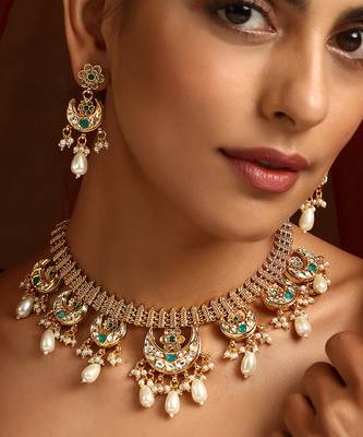 Green gold tone kundan necklace set 5