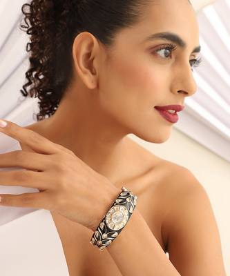 Black gold tone polki bracelet 1