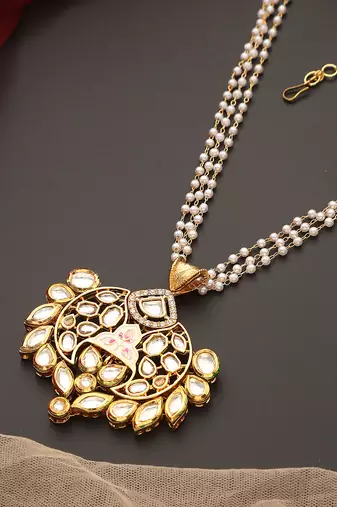 White gold kundan pendant