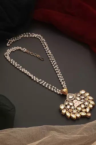 White gold kundan pendant