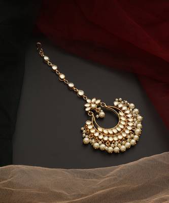 Gold tone kundan and pearls maang tikka 4