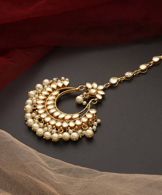 Gold tone kundan and pearls maang tikka 5