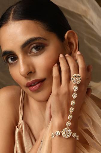 Gold tone polki hath phool