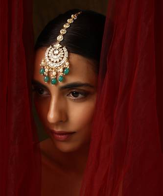 Green gold tone polki maang tikka 4