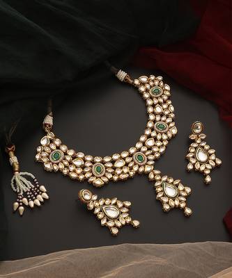 Green gold tone kundan necklace set 2