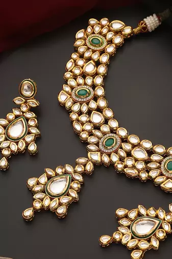 Green gold tone kundan necklace set