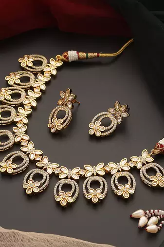 Gold tone polki necklace set