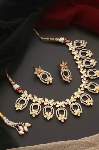 Gold tone polki necklace set