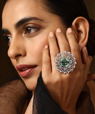 Emerald silver tone zirconia ring 4