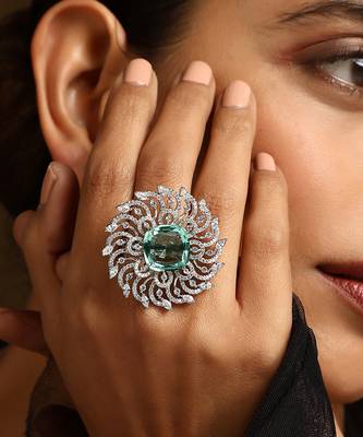Emerald silver tone zirconia ring 5