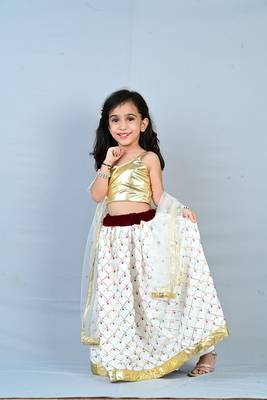 Aglare Brocade  ethnic Lehenga choli for small girls,Girls,Baby girls,kids Gold White 1