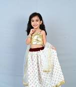Aglare Brocade  ethnic Lehenga choli for small girls,Girls,Baby girls,kids Gold White