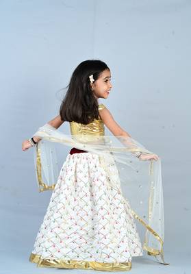 Aglare Brocade  ethnic Lehenga choli for small girls,Girls,Baby girls,kids Gold White 2