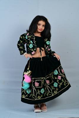 Aglare ,Velvet ethnic Lehenga choli for small girls,Girls,Baby girls,kids.Dark GREEN 2