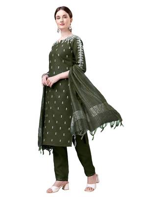 Dark Green Embroidered Kurta Set 2