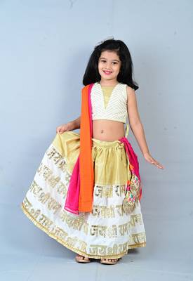 Aglare heavy embroidered Brocade/velvet ethnic Lehenga choli for small girls.Shriram Print ,Cream 1