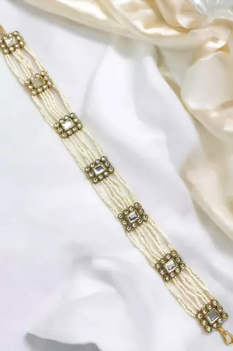 Pearl multistrand white kundan mathapatti sheeshphool