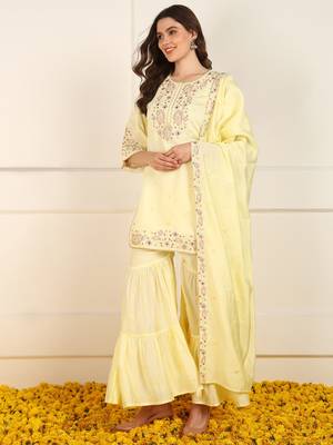 women yellow silk blend embroidered straight kurta trouser with dupatta (jpskd1021ylw) 3