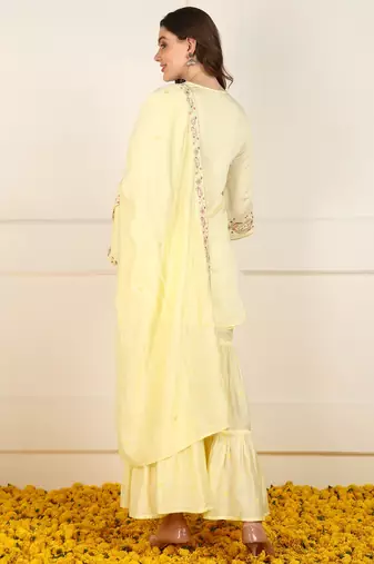 women yellow silk blend embroidered straight kurta trouser with dupatta (jpskd1021ylw)