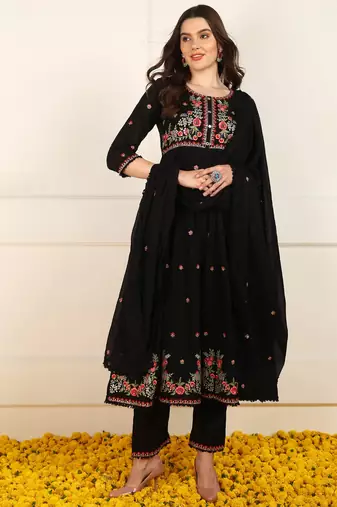 women black cotton embroidered anarkali kurta trouser with dupatta (jpskd1027blk)