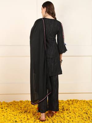 women black cotton embroidered straight kurta trouser with dupatta (jpskd1039blk) 3