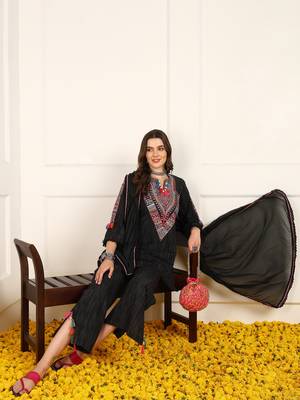 women black cotton embroidered straight kurta trouser with dupatta (jpskd1039blk) 4