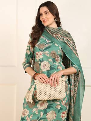 women green cotton floral printed straight kurta trouser with dupatta (jpskd1047grn) 2