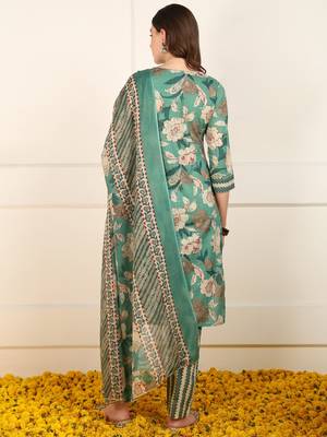 women green cotton floral printed straight kurta trouser with dupatta (jpskd1047grn) 4