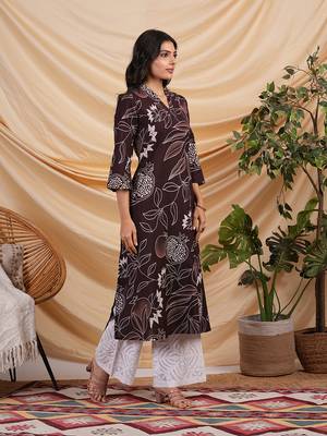 Flared bold printed flex kurta with bead works and pocket. 4