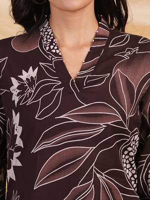 Flared bold printed flex kurta with bead works and pocket. 5