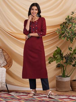 Cotton flex kurta with hand embroidery and hand applique detailing. 1