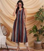 Hand block printed sleeveless kurta with pleat and handwork detailling.