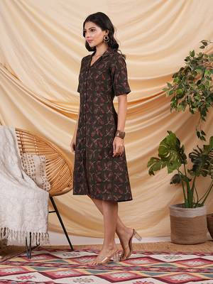 A-line cotton printed dress with pocket. 3
