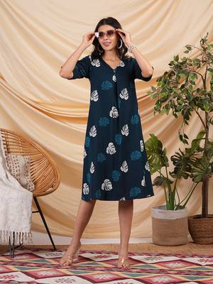 Printed cotton a line dress with box pleat and pocket. 1