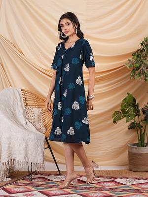 Printed cotton a line dress with box pleat and pocket. 3