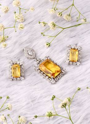 Square Shape Pendant With Matching Earrings 1