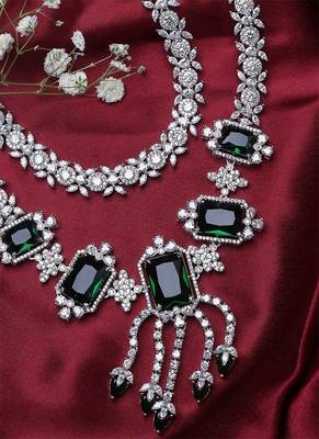 Green White Necklace Set With Long Earrings 3