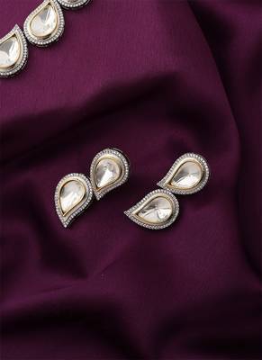 Pear Shaped Necklace Set With Earrings 2