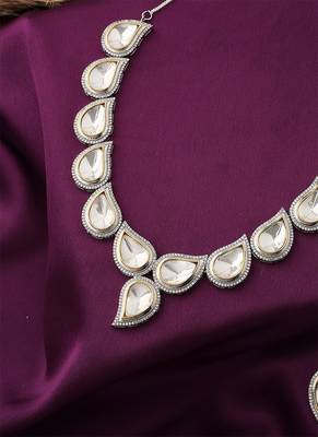 Pear Shaped Necklace Set With Earrings 4