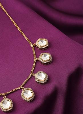 Elegant Necklace Set With Small Studs 4