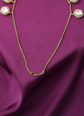 Elegant Necklace Set With Small Studs 5