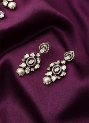 Round Necklace Set With Pearl Earrings 2