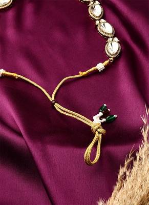 White Necklace Set With Earrings And Maang Tikka 5