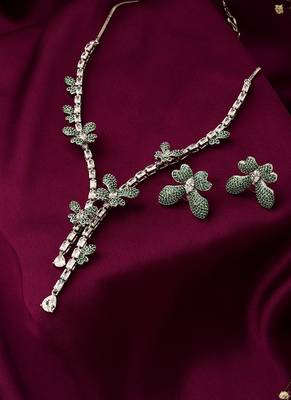 Green Butterfly Shaped Necklace Set With Earrings 1