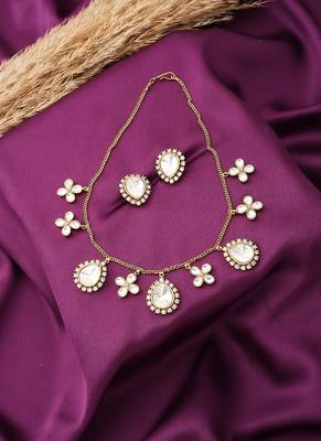 Pear Shaped Necklace Set With Earrings 2