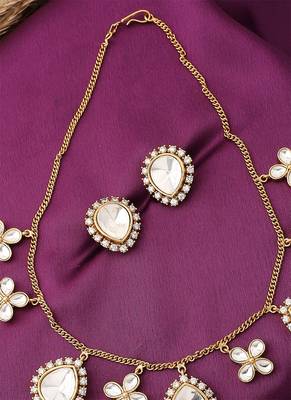 Pear Shaped Necklace Set With Earrings 3