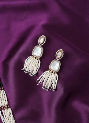 White Beaded Jewellery With Matching Earrings 3